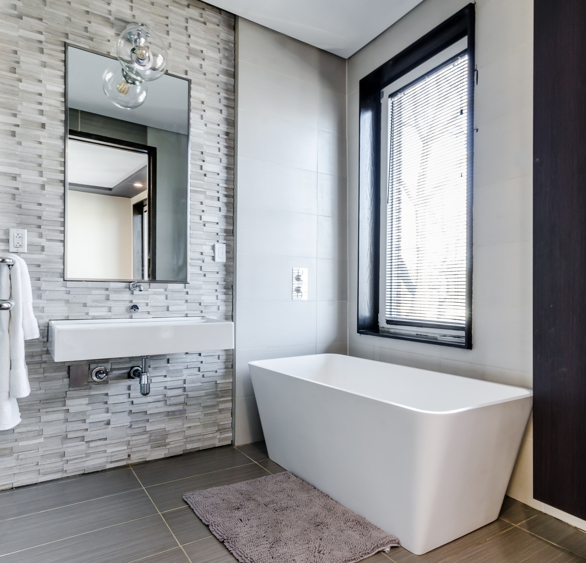 Reduce Bathroom Renovation Costs: 5 Ways ! Bathroom renovation